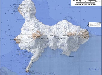 Ele é um dos três vulcões que formam a Ilha Ross e estava em erupção quando foi descoberto, em 1841.