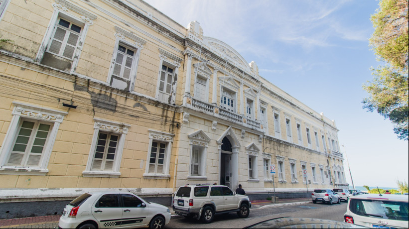 FORTALEZA-CE, BRASIL, 09-12-2024: Fachada da Santa Casa da MisericÃ³rdia, no Centro da cidade. (Foto: Fernanda Barros/ O Povo) 