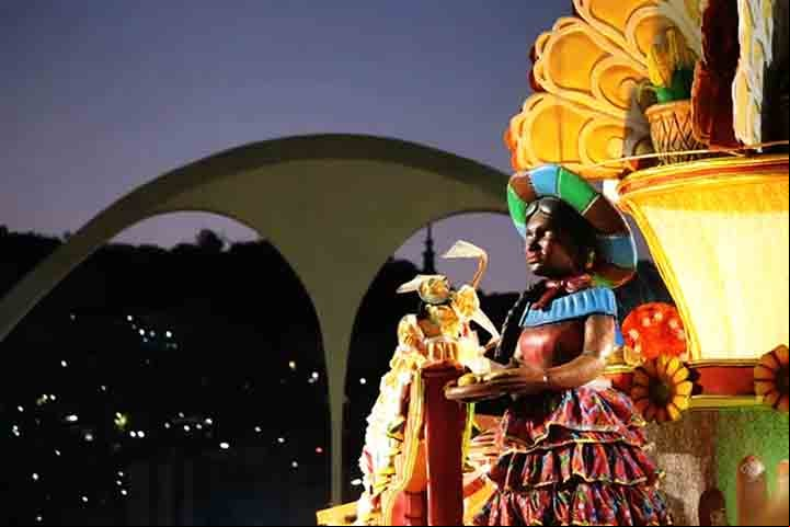 O enredo que embalou a escola tratou das populares festas juninas, com o título “Vixe Maria”. Ele foi desenvolvido pelo carnavalesco Tiago Martins.