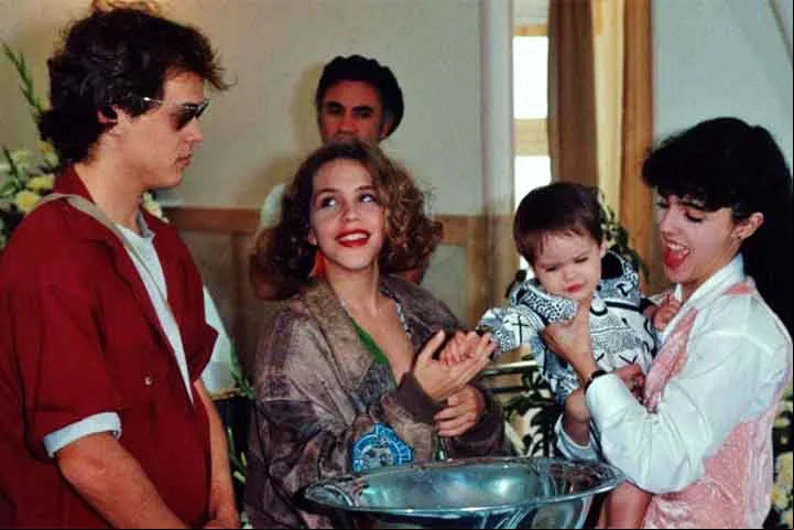 Na sequência da carreira, interpretou Rei em Bebê a Bordo (1988), lançando a moda da bandana na época. Também naquele ano, foi Aderbal, na minissérie adaptada do clássico O Pagador de Promessas.