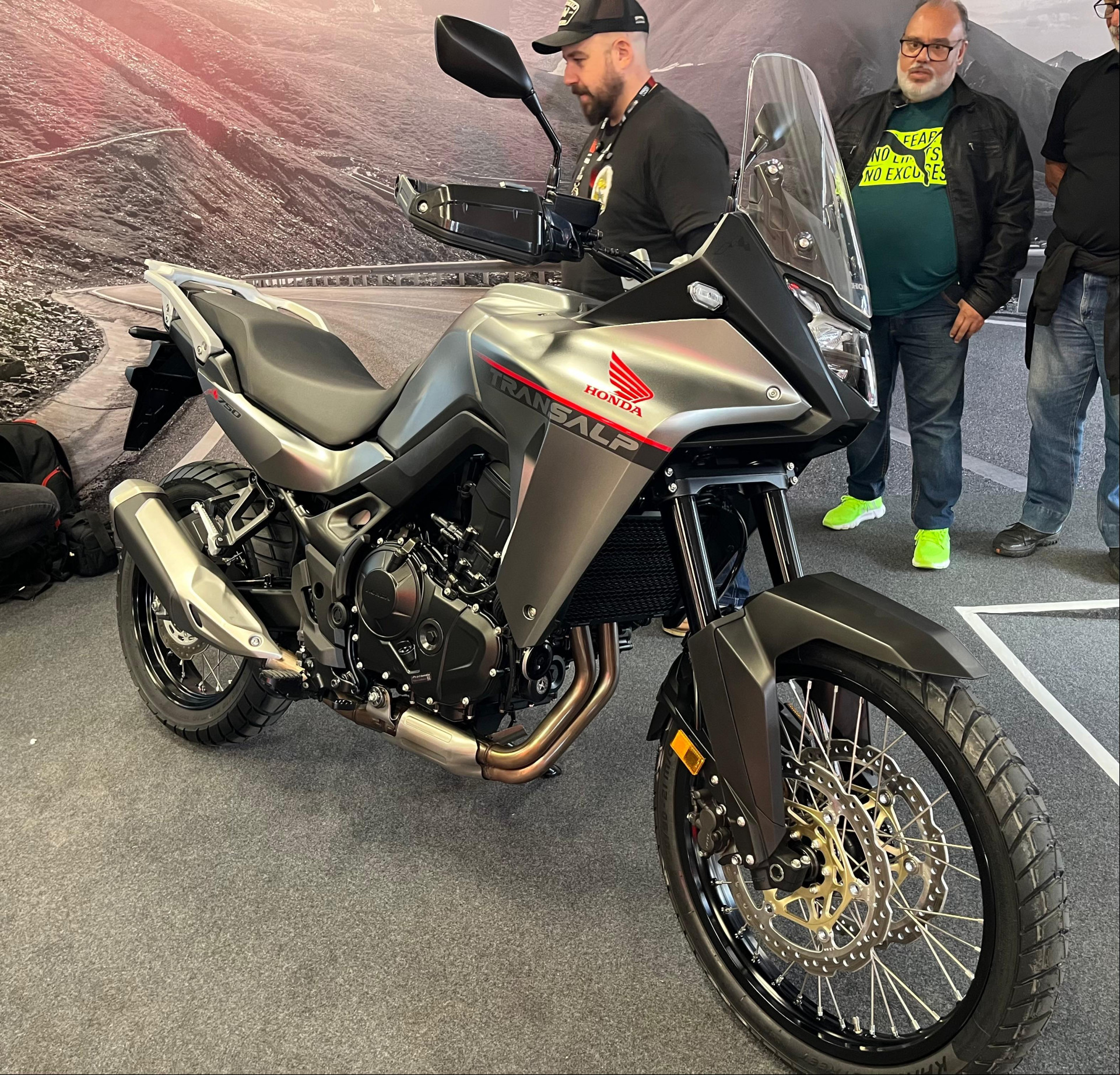 XL 750 Transalp: preços não divulgado; XL 750 Transalp: preços não divulgado;